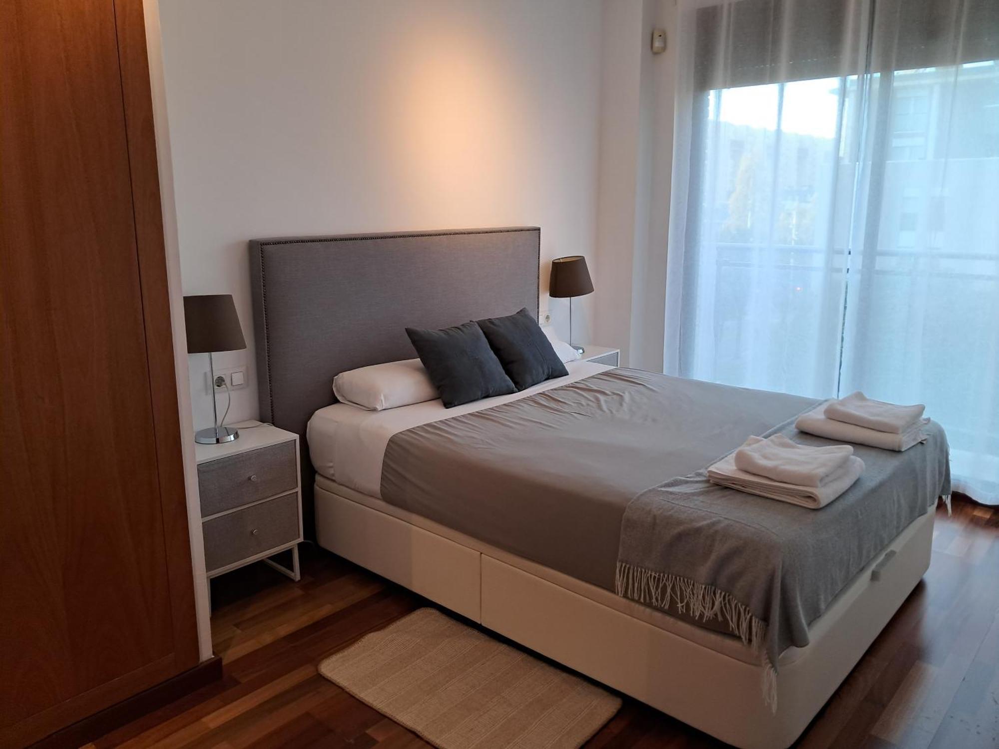 Modern Apartment, With Parking, Close To The Beach!! Сан-Адріа-де-Бесос Екстер'єр фото